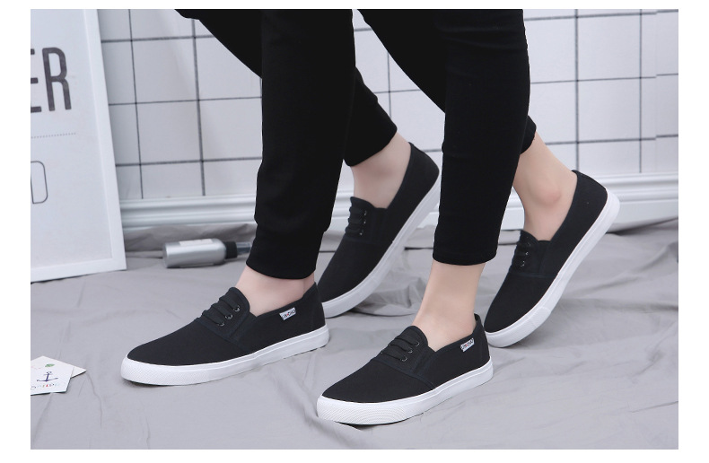 Faulheit im medizinischen Klassenzimmer, weiße Herrenschuhe, strapazierfähiges Leinen, Studentensporttreffen, dreimal vulkanisierter Gummi_voghion.com