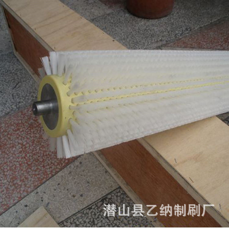 专业供应尼龙丝防静电毛刷辊 工业机械刷辊蔬菜水果清洗毛刷辊