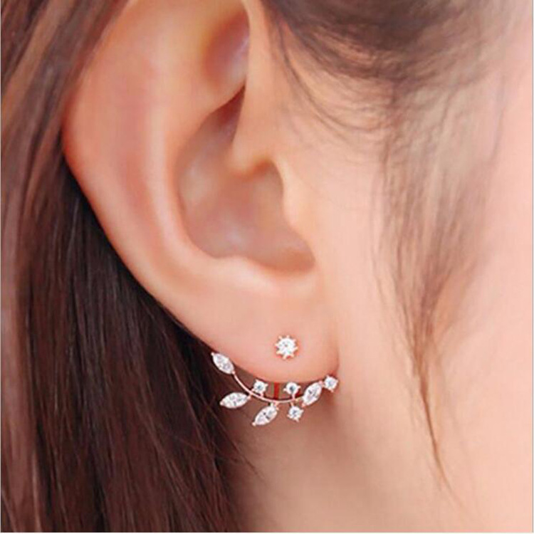 Pointed labret stud close-up product detail