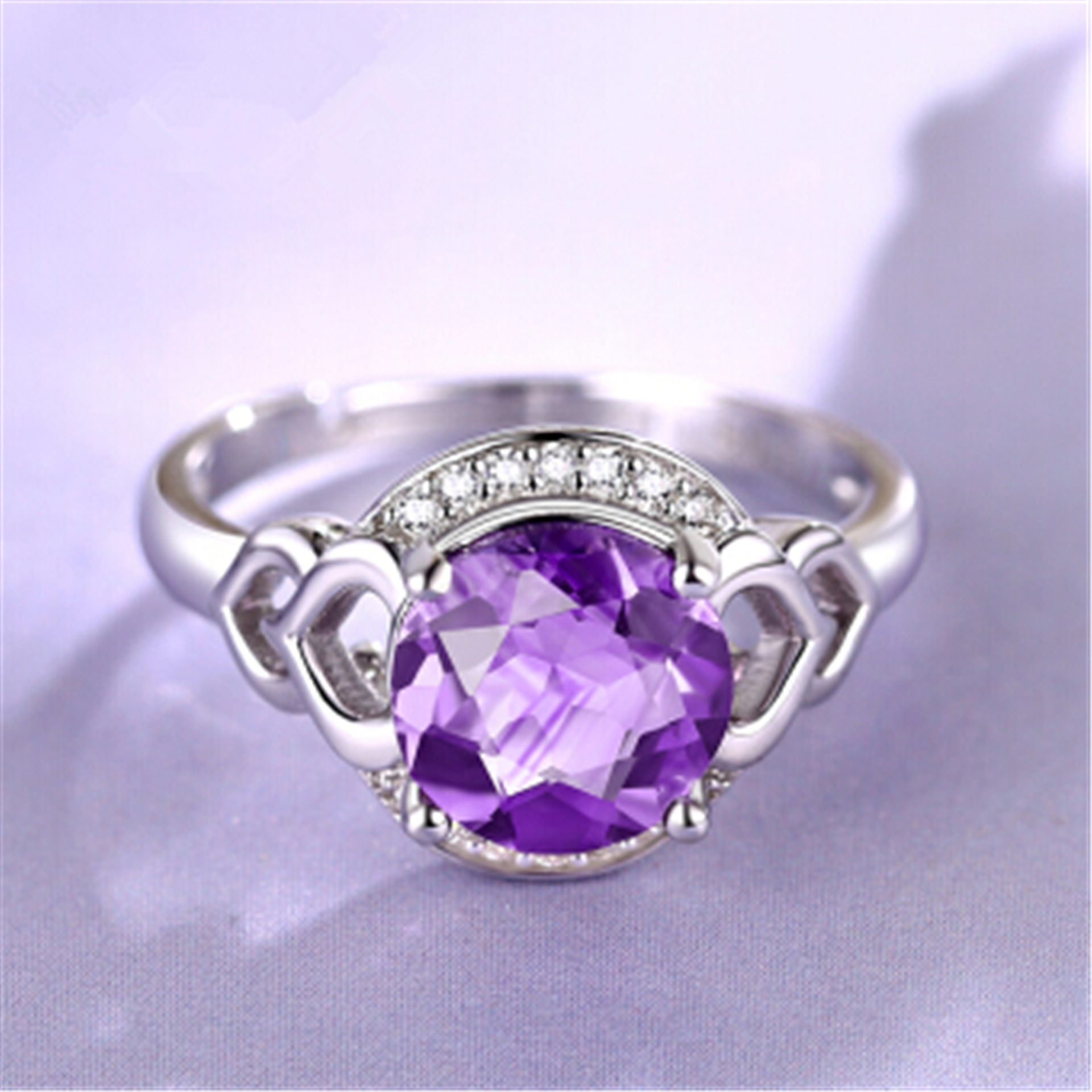 Designer ring voor dames met paarse amethist en zirkonia_voghion.com
