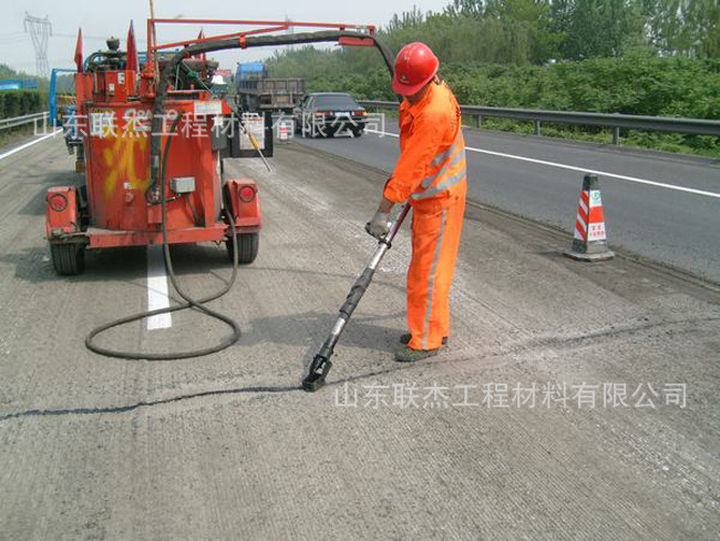 天水沥青密封胶生产厂家现货销售破损路面修复