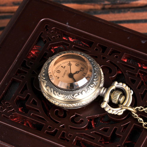 European and American retro brown glass classical flip pocket watch quartz carved small pocket watch one piece dropshipping 6046