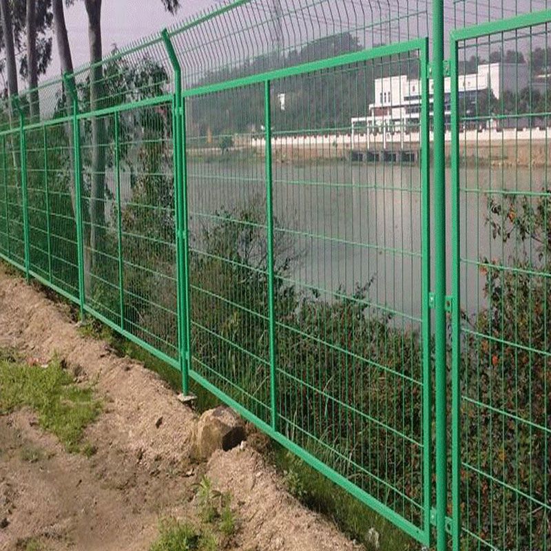 广州现货框架护栏网 1.8x3米用于公路 铁路 厂区隔离护栏网