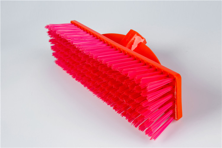 塑料长柄刷子