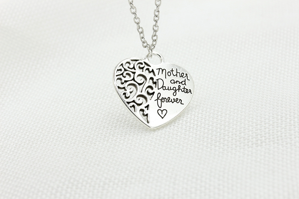 Mother And Daughter Eternal Love Necklace Female Peach Heart Necklace display picture 2