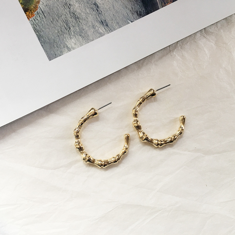 Simple Big Circle C-shaped Bamboo Earrings display picture 5