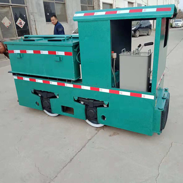 现货供应蓄电池牵引电机车 矿用电机车生产厂家山东宏图机械