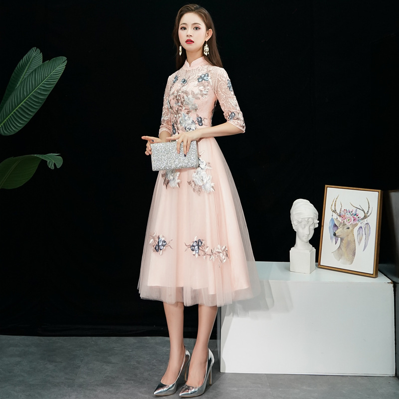Vestido de noche estilo chino con cuello mandarín para banquetes, novedad 2026, para reuniones anuales de otoño y verano, cheongsam mejorado, elegante, adelgazante, estilo midi.