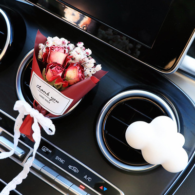 Car accessories, creative car perfume air conditioning, fresh air, fresh hand dried flower bundles, long lasting light fragrance.