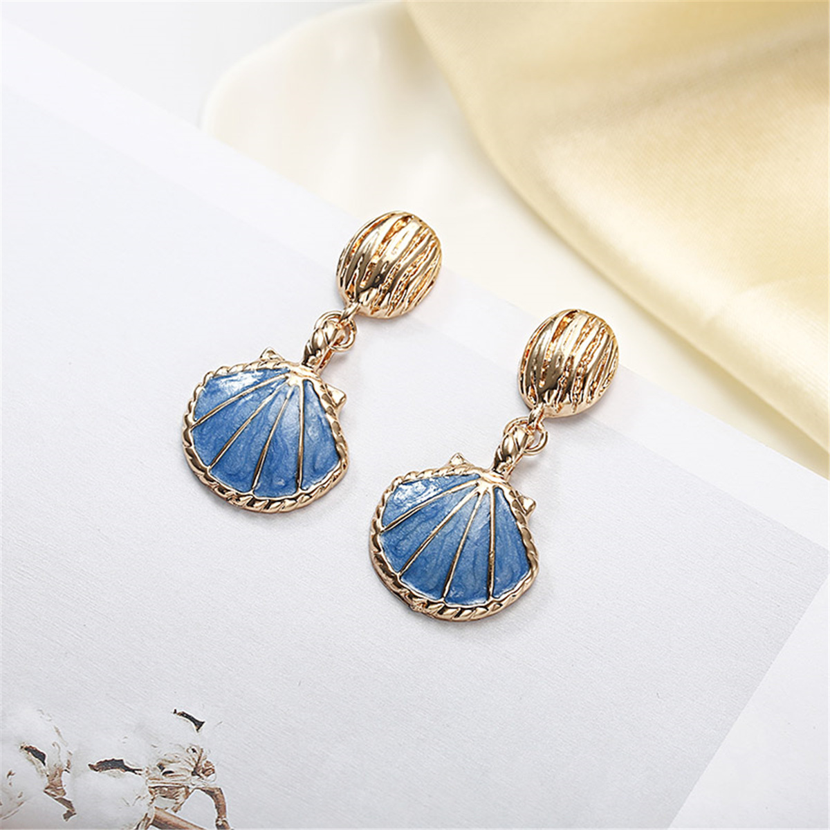 New Fashion Color Retention Plating Retro Marine Wind Shell Ear Pin Earrings Wholesale display picture 4