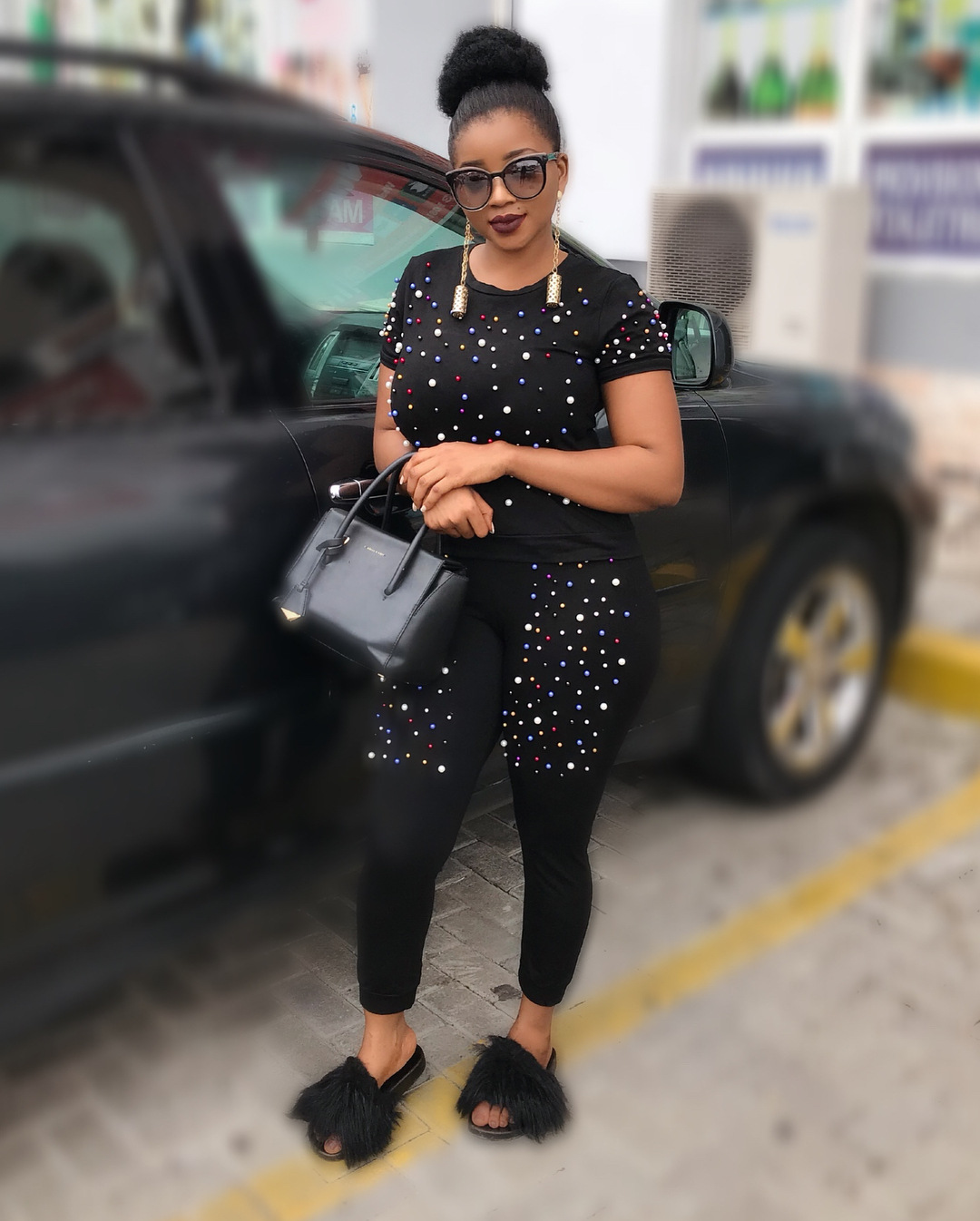 36707632_2103288566596328_9081