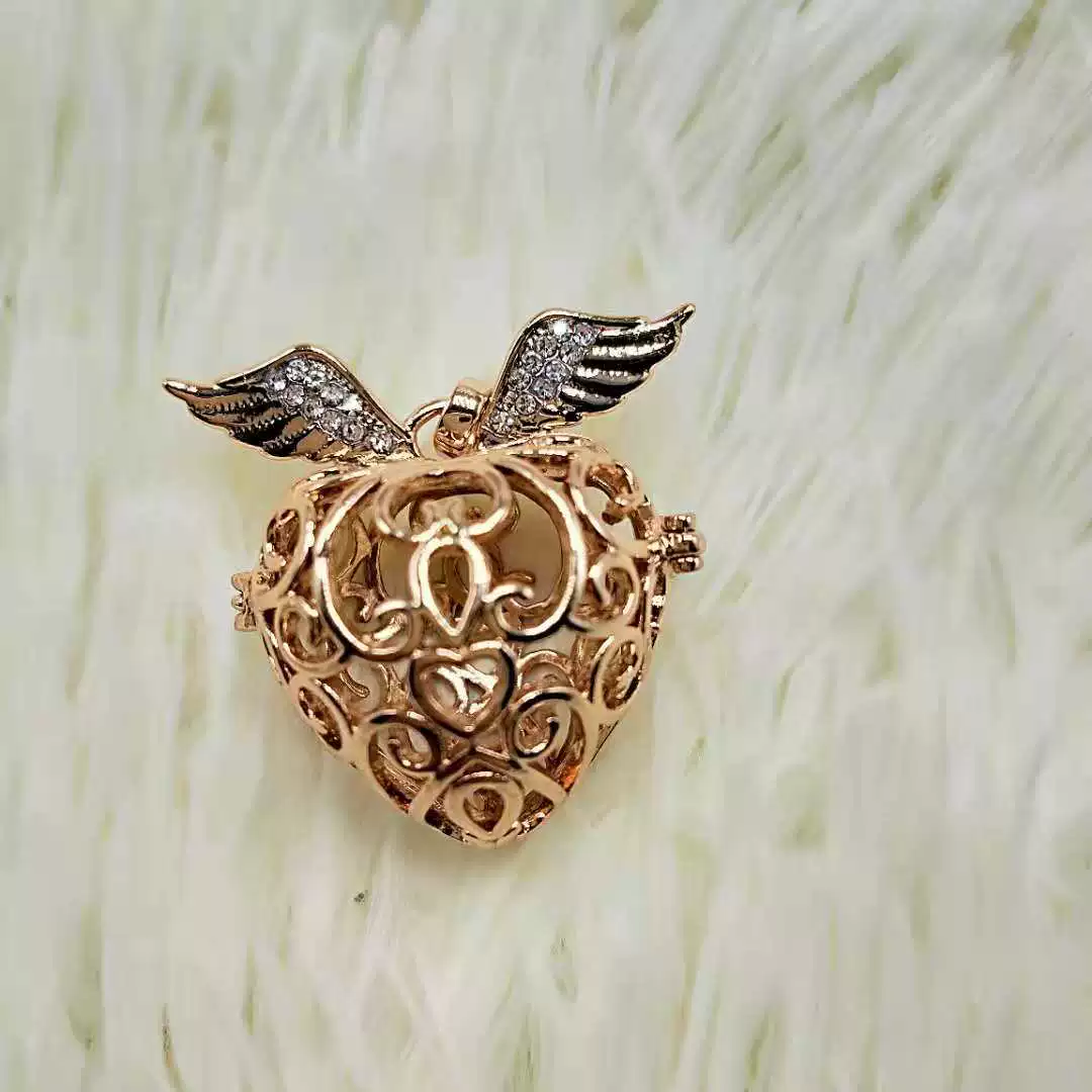 Серебряное украшение?