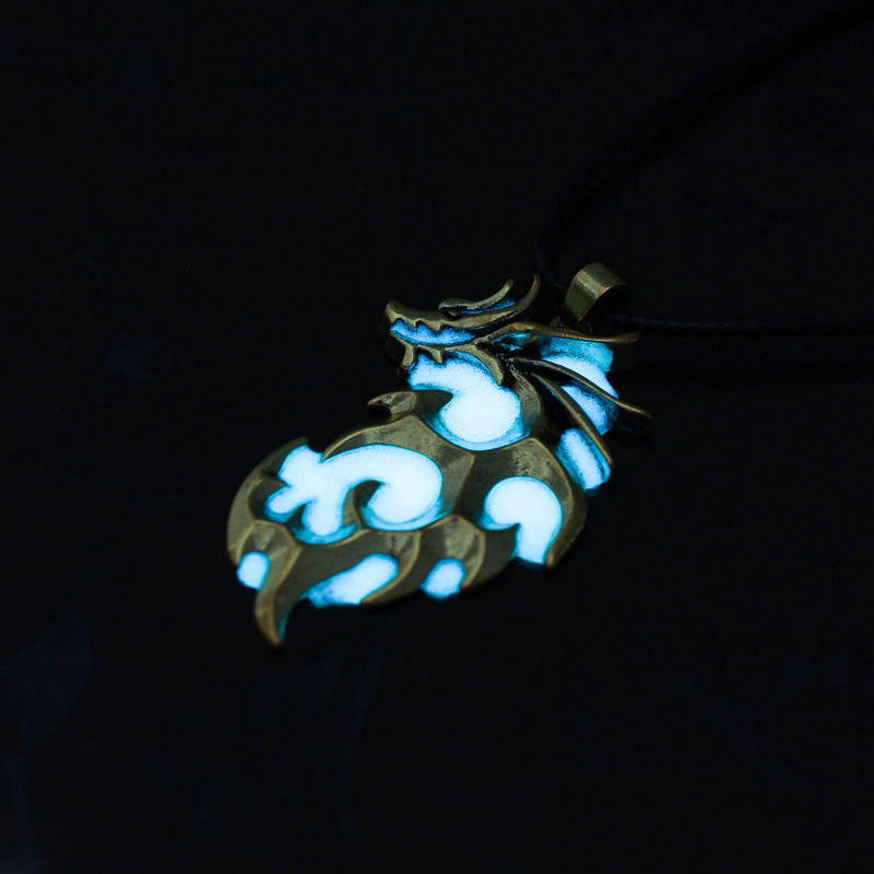 Hot-selling Retro Flying Dragon Luminous Pendant  Fashion Luminous Necklace display picture 4