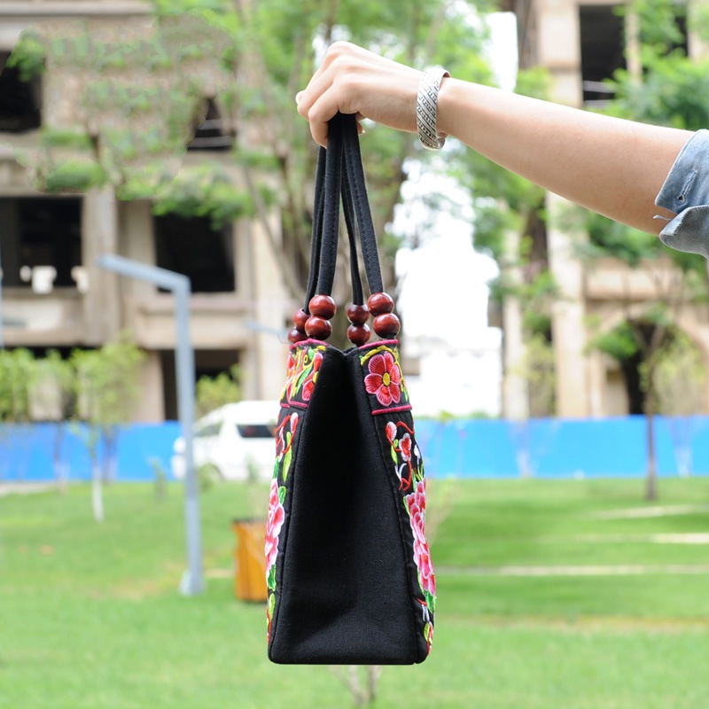 2024 nuevo bolso de cuentas de madera de doble capa portátil de mediana edad y ancianos bolso de bordado de estilo étnico bolso de lona portátil de un solo hombro bordado