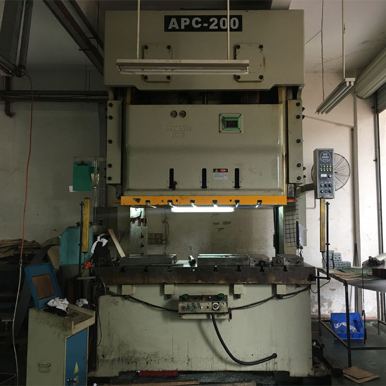 实力模具厂加工五金模具　冲压模具