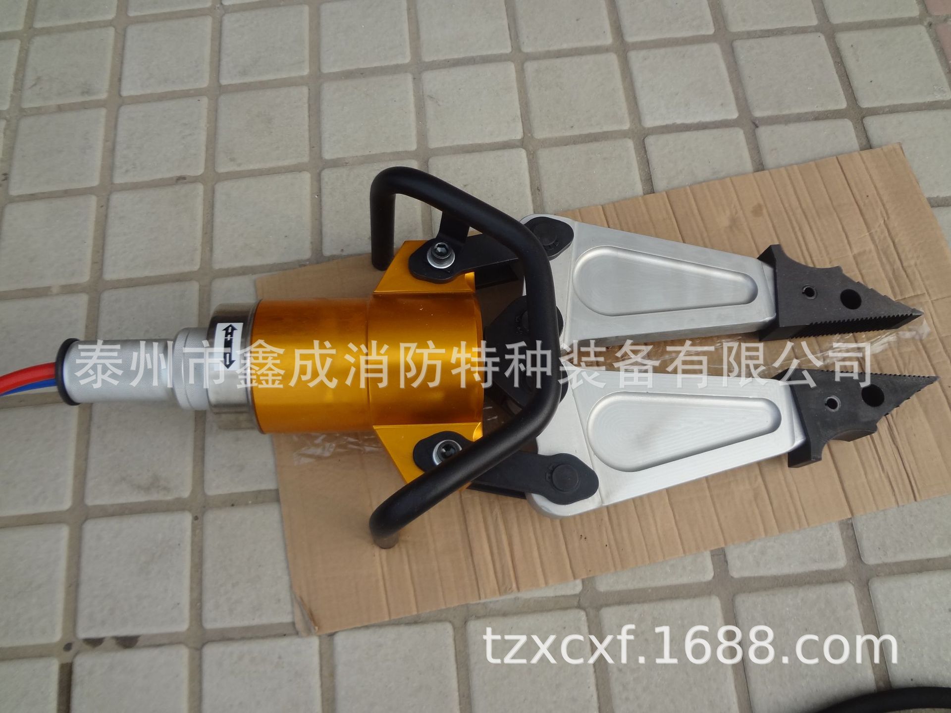 专业生产： 液压扩张器  15061013789