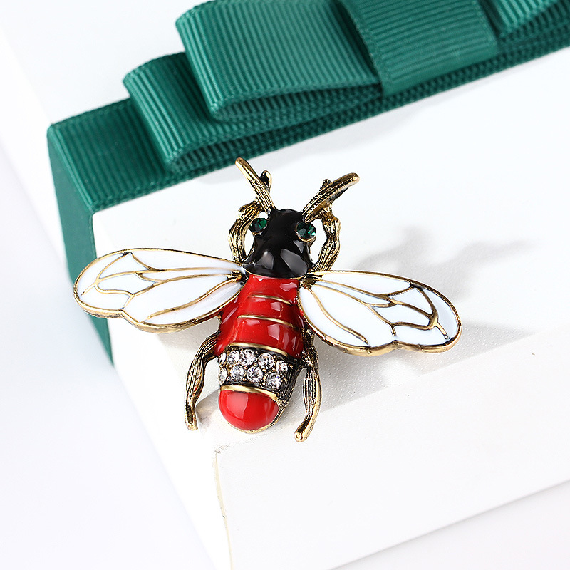 Tendance de la mode japonaise et coréenne tempérament atmosphère personnalité créative dessin animé mignon petite broche abeille accessoires_voghion.com