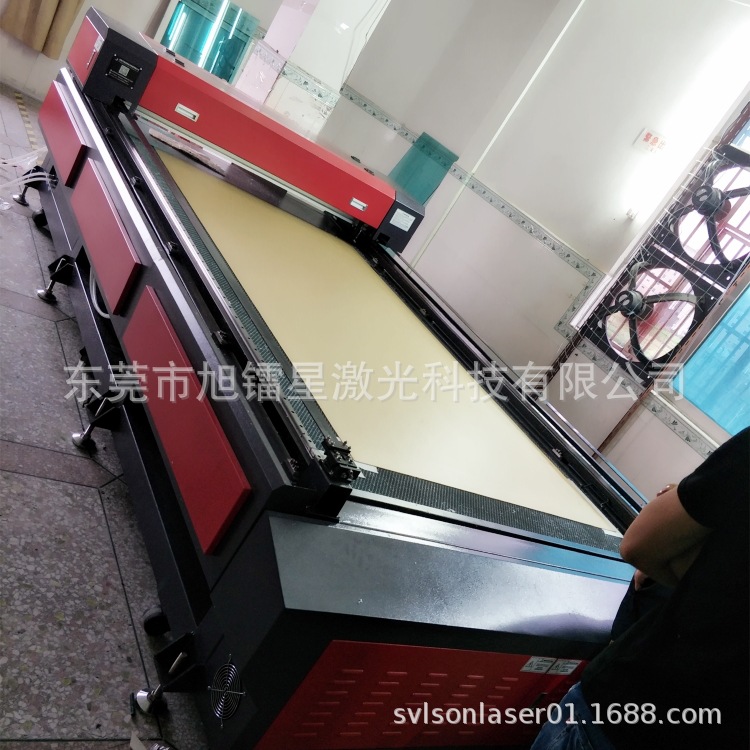 拉毛起绒磨毛裁剪 缩绒毛绒布休闲装内衣衬衫布料自动激光切割机