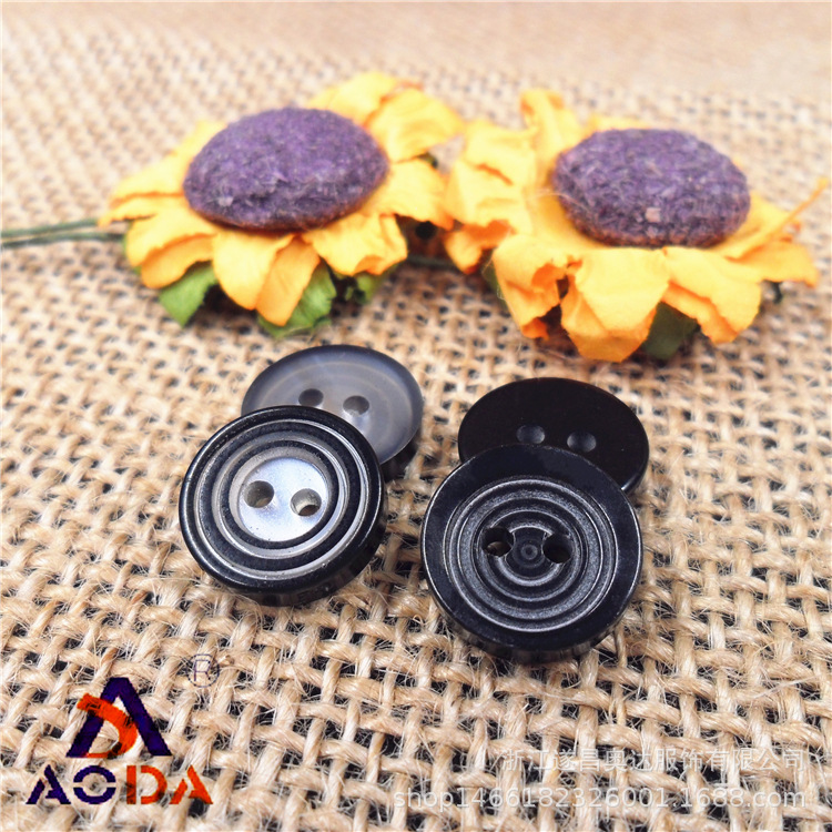 树脂钮扣 珠光两眼钮扣黑色激光花纹衬衫纽扣小扣子 服装辅料厂家