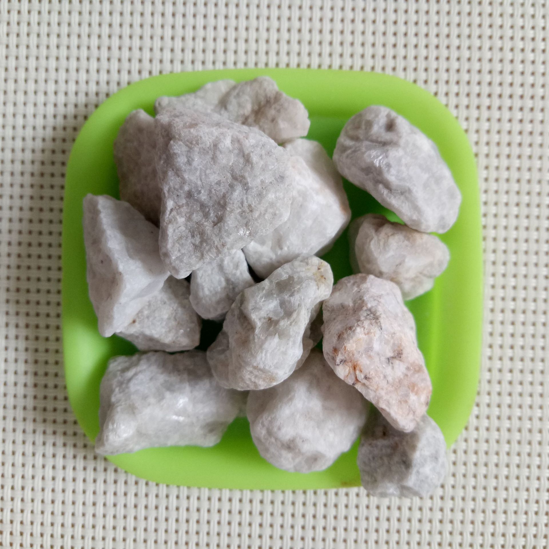 厂家销售白云石原矿 白云石粉 白云石颗粒