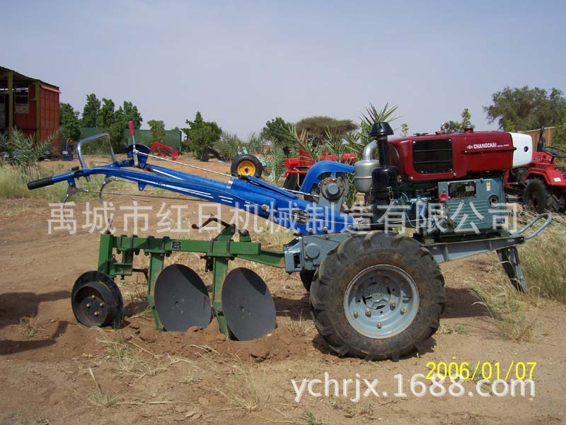 手扶拖拉机悬挂圆盘犁 拖拉机配手扶圆盘犁圆盘耙