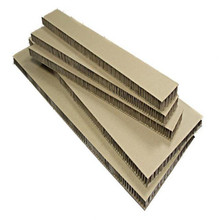 河南新乡蜂窝纸板厂家20mm厚防撞缓冲包装纸板，纸垫板纸蜂窝板