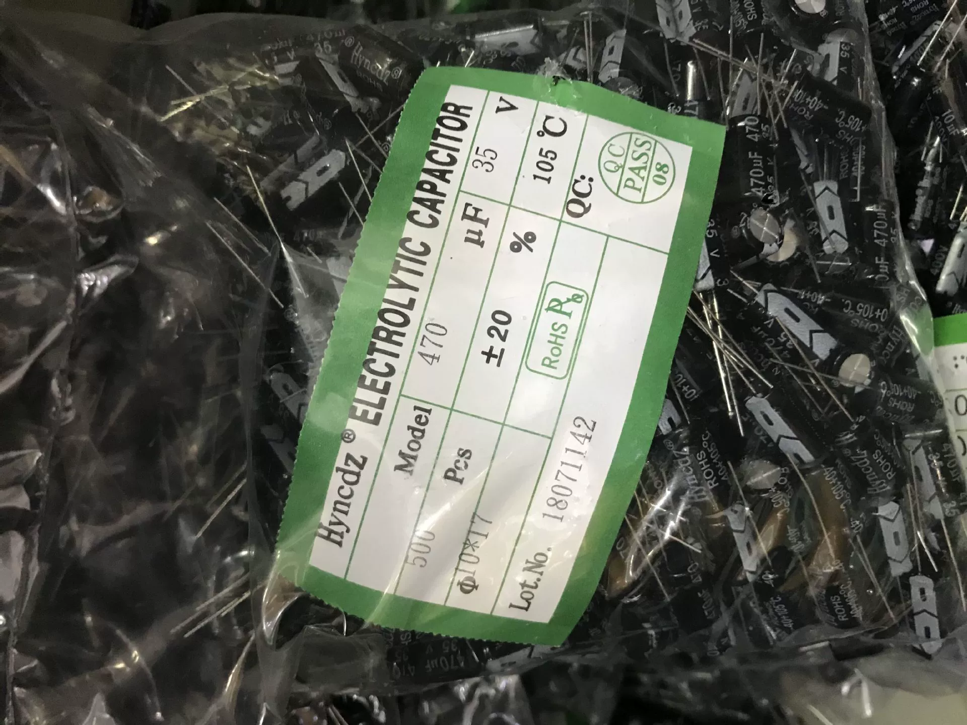Поставка алюминиевой электролитической емкости Hyncdz 35V470UF