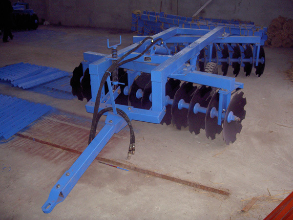 圆盘耙24片重耙1BZ 2.5拖拉式液压牵引圆盘耙2.5m圆盘耙 缺口耙