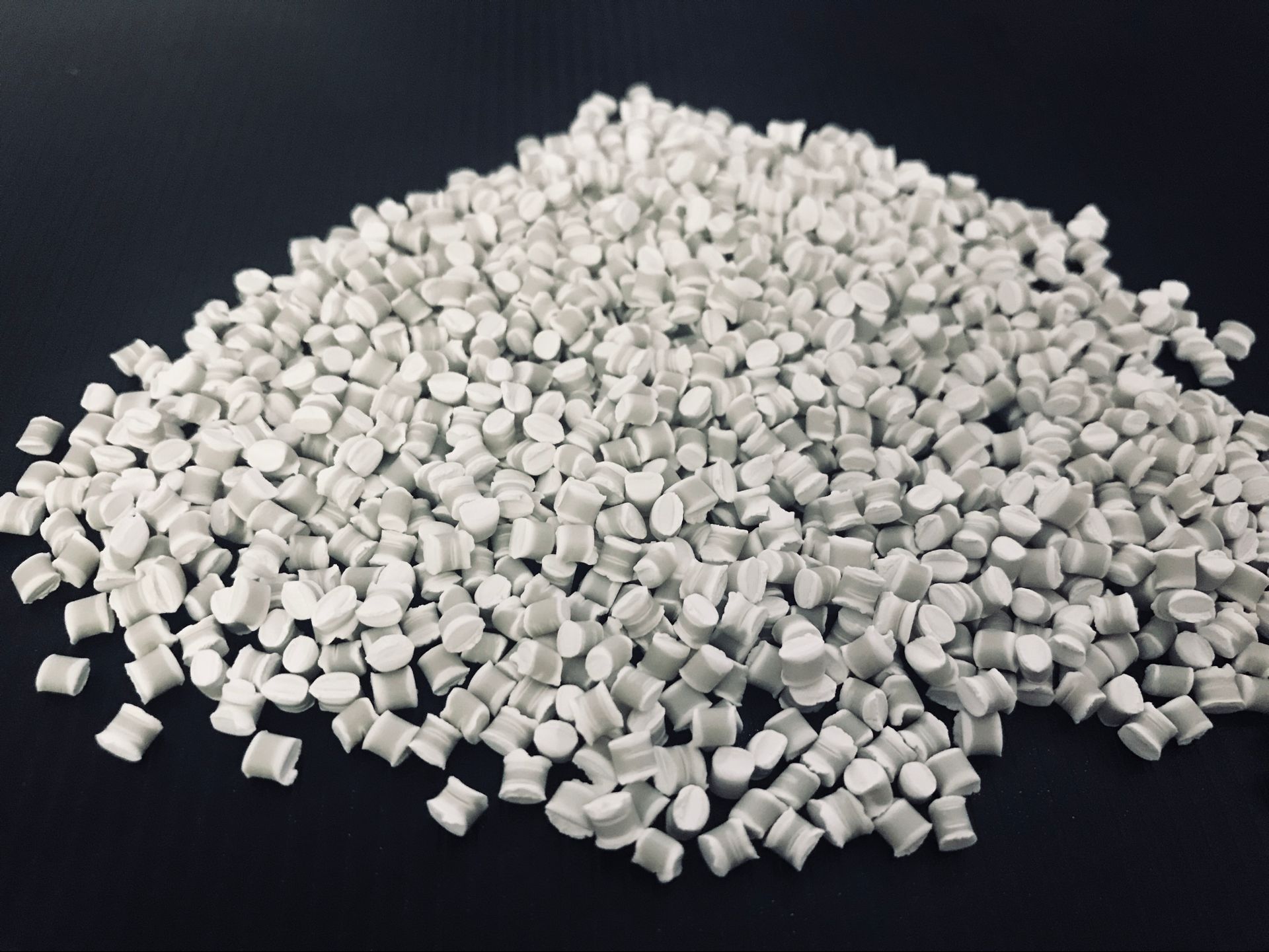 TPU雾滑母粒