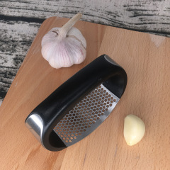Stainless steel garlic press, household manual garlic masher, kitchen ginger juice garlic paste grinder, garlic mud maker