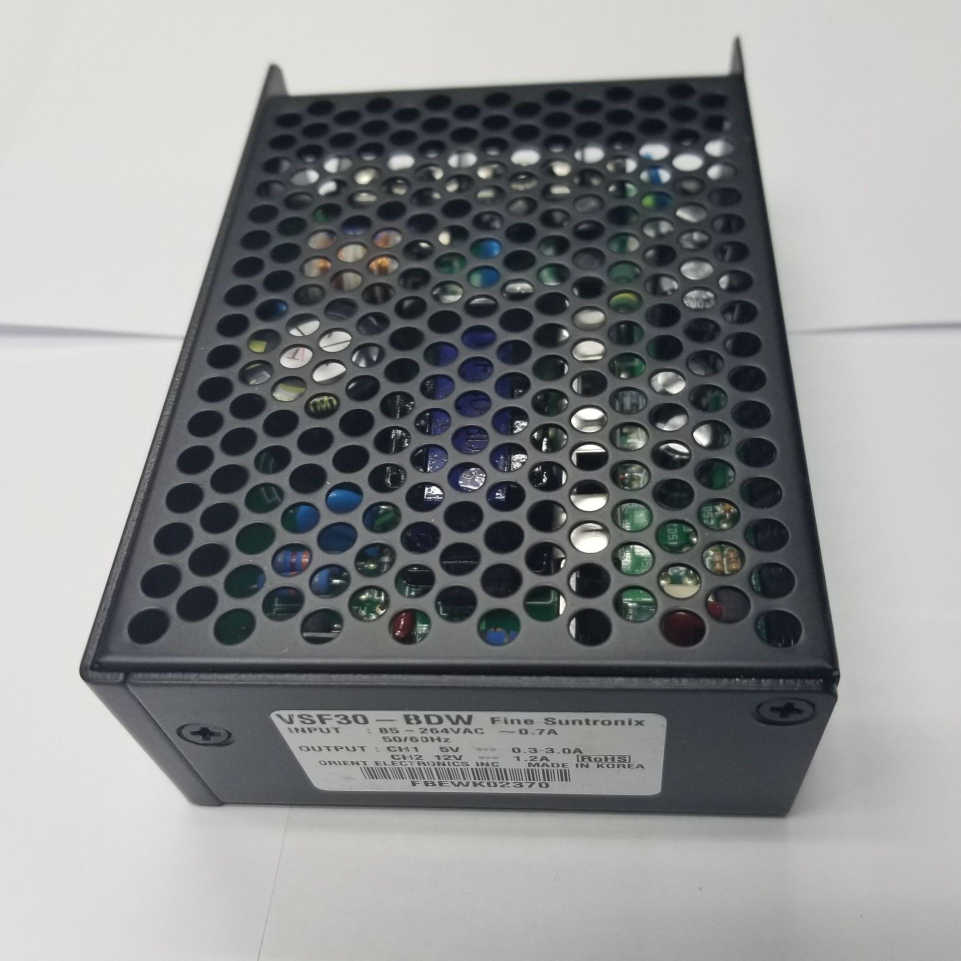 韩国华仁电源（FINE SUNTRONIX)VSF30-BHW系列