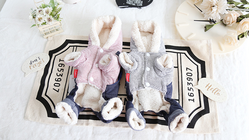 鲨鱼宝宝条纹带帽四脚衣