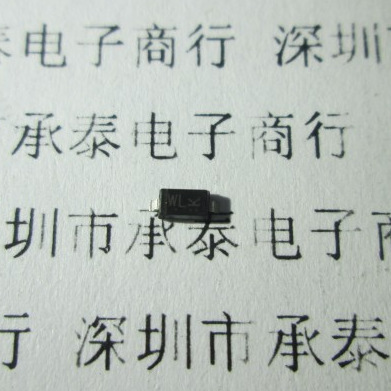 贴片稳压二极管 BZT52C18-7-F 18V SOD-123/1206 全新原装