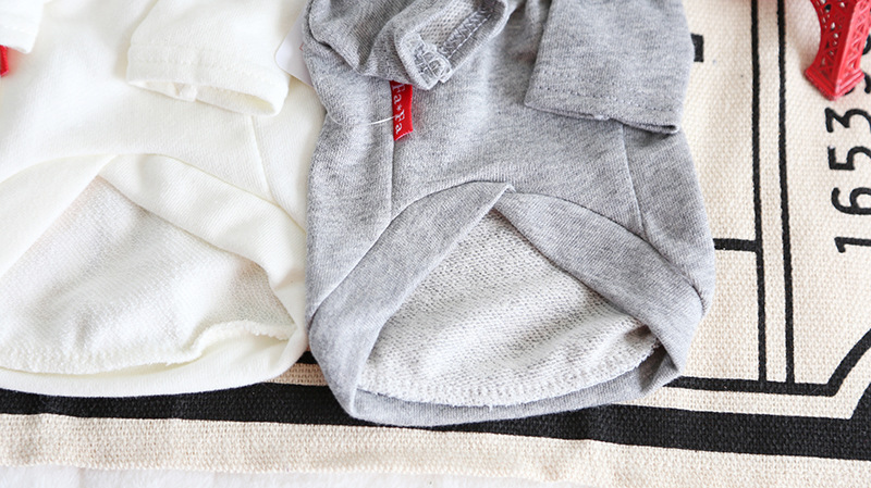 条纹假背带印花卫衣