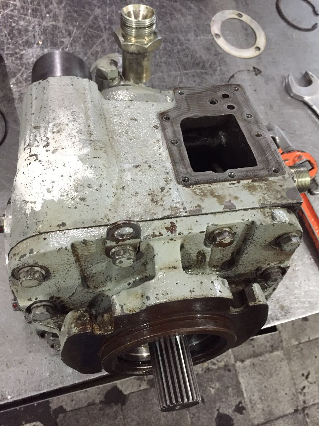 上海维修厂家专业维修萨奥PV23液压油泵 维修供应价格