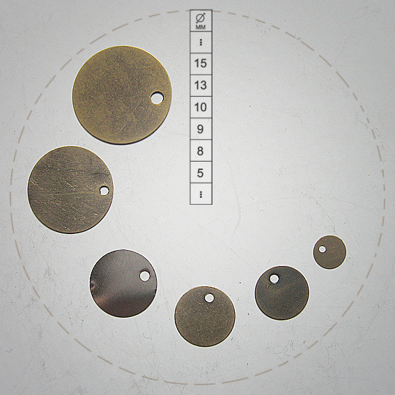 电镀青古铜色平面的圆形边孔铜片