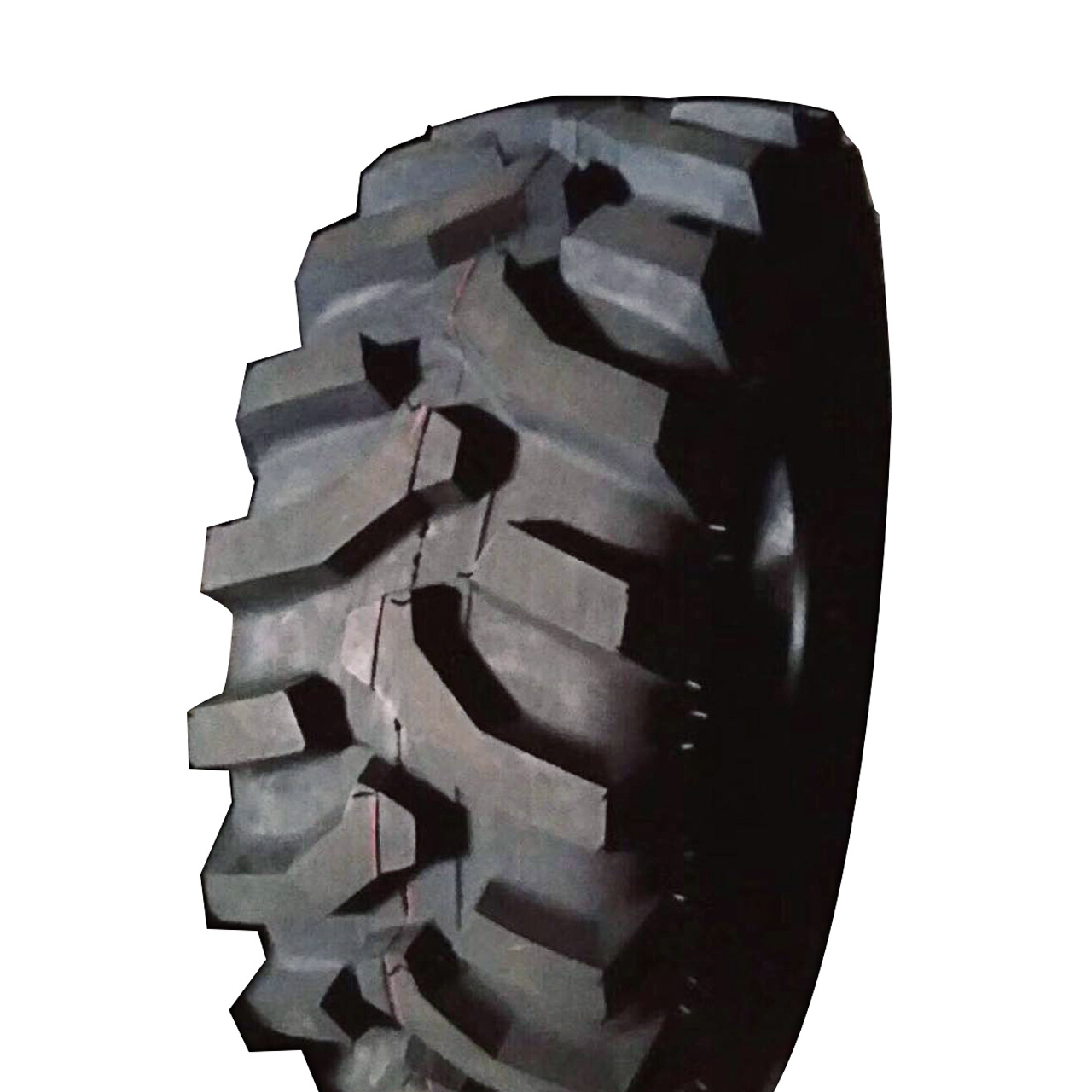 供应13.6-16 草坪拖拉机轮胎 农机具人字花纹加密轮胎 泰山全新