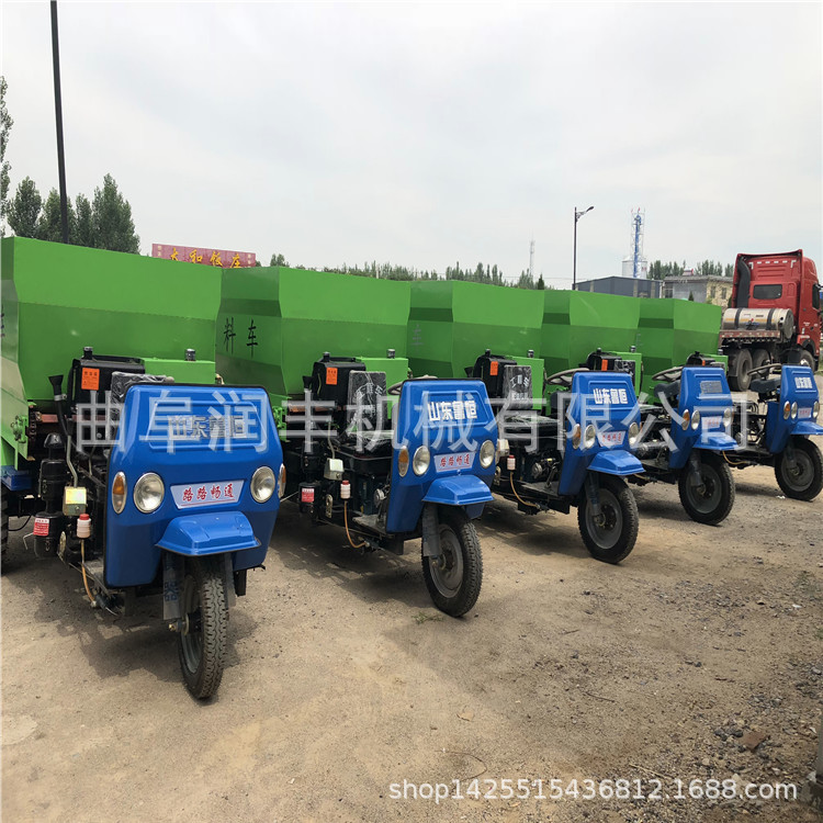 青贮草料喂料机 襄阳第三代撒料车