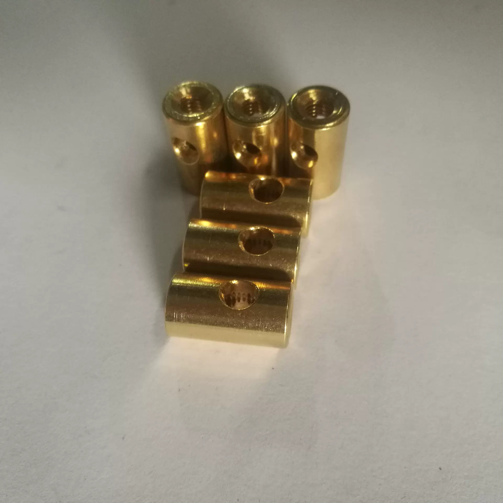 厂家直供 Φ9*M5*20mm圆形铜接地柱光缆接头盒加强芯交接箱固定柱