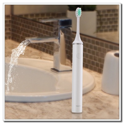 直銷超聲波電動牙刷生産廠家貼牌OEM日本軟毛刷頭充電款壹件代發