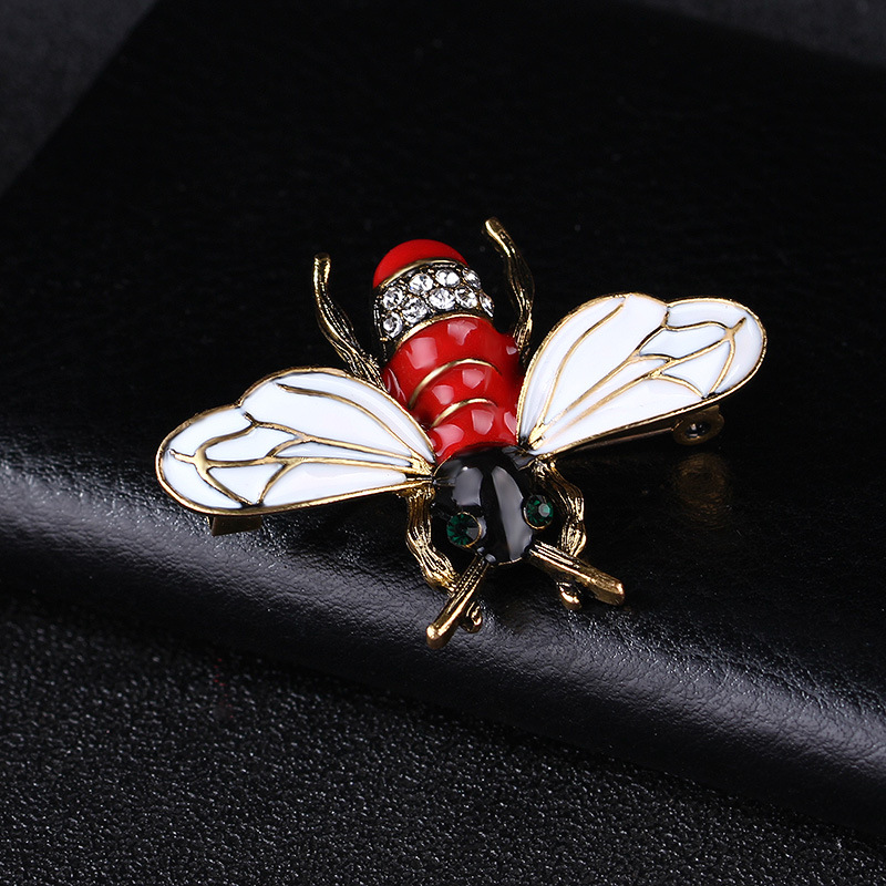 Tendance de la mode japonaise et coréenne tempérament atmosphère personnalité créative dessin animé mignon petite broche abeille accessoires_voghion.com