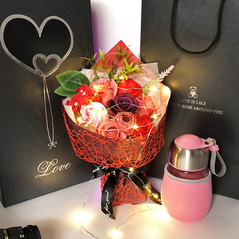 杯子十9朵花束红4