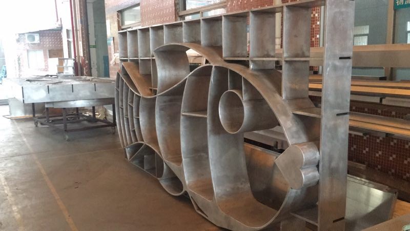 铝挂落厂家定制  艺术缕空雕刻铝屏风 外墙装饰铝花板