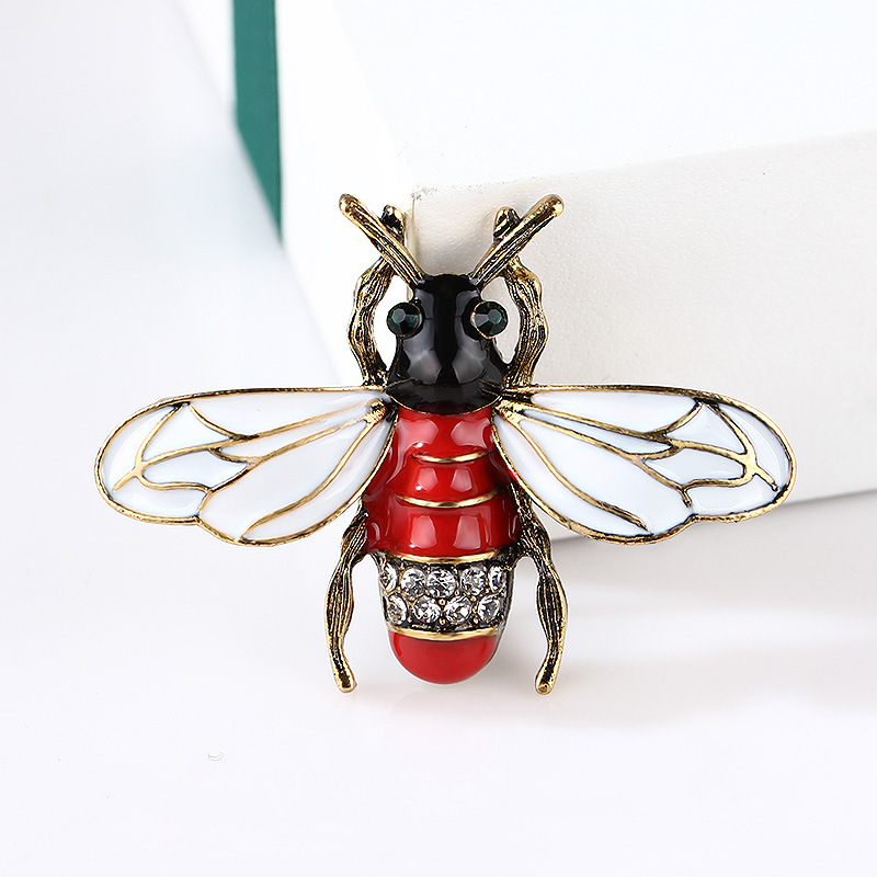 Tendance de la mode japonaise et coréenne tempérament atmosphère personnalité créative dessin animé mignon petite broche abeille accessoires_voghion.com