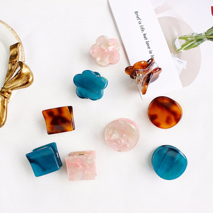 2018�ɐێ׺ΰl�A Ůʿ�n��ץ�A�l�� �������s�����A���Ʒ