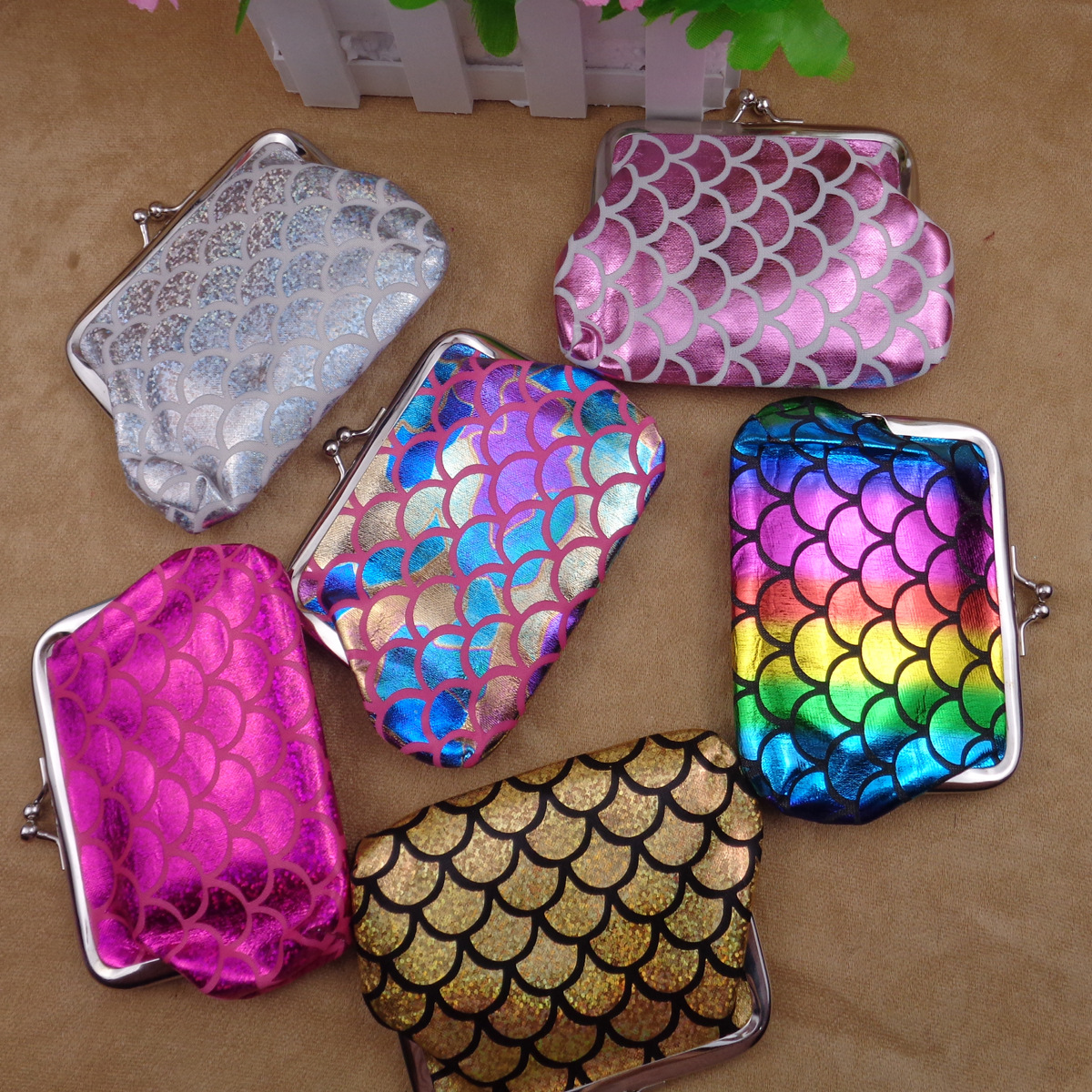 52g Weight Clasp Frame Closure Type Coin Purse Bags Type Casual, Daily Occasion PVC Material Fish Scales Pattern All Seasons Season Women's Gender Casual Style Shell Shape Women's Fish Scales PVC Clasp Frame Coin Purses 9