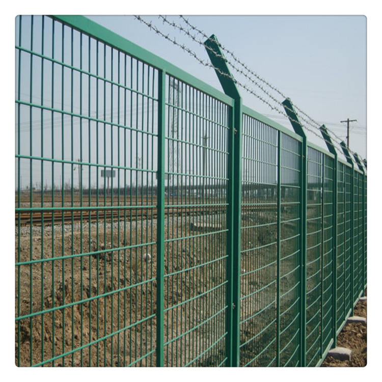 绿色包塑双边丝护栏网 1.8*3米 网孔9*17公分 尺寸可订做 厂家