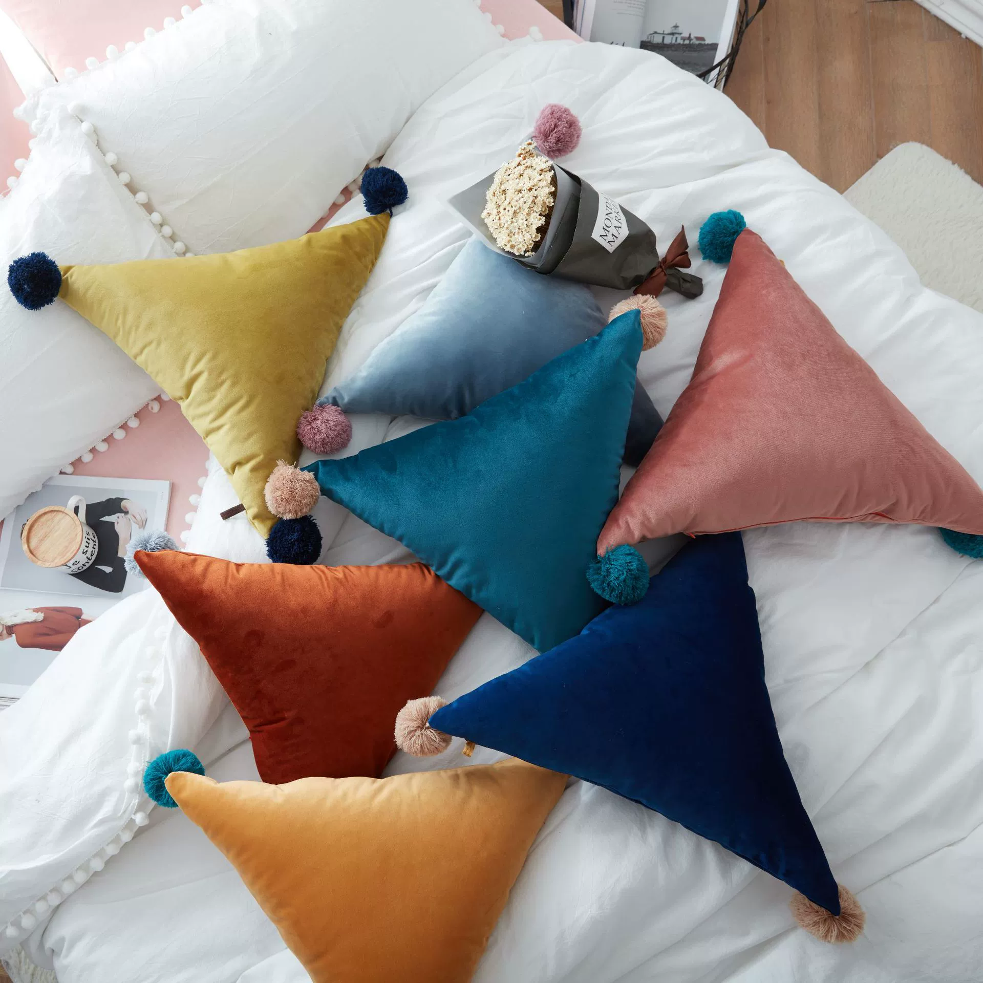 Ins explosion pillow pillow creative wool ball triangular pillow -containing sofa office solid color cushion