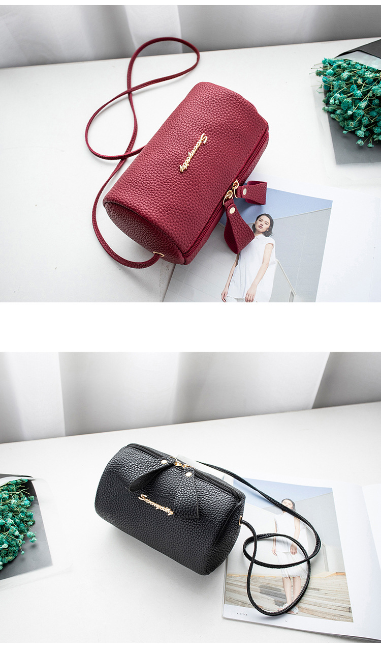 Women's Mini Pu Leather Solid Color Vintage Style Pillow Shape Zipper Shoulder Bag display picture 1