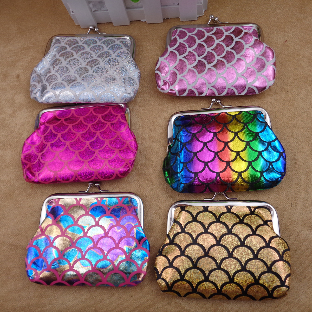 52g Weight Clasp Frame Closure Type Coin Purse Bags Type Casual, Daily Occasion PVC Material Fish Scales Pattern All Seasons Season Women's Gender Casual Style Shell Shape Women's Fish Scales PVC Clasp Frame Coin Purses 10
